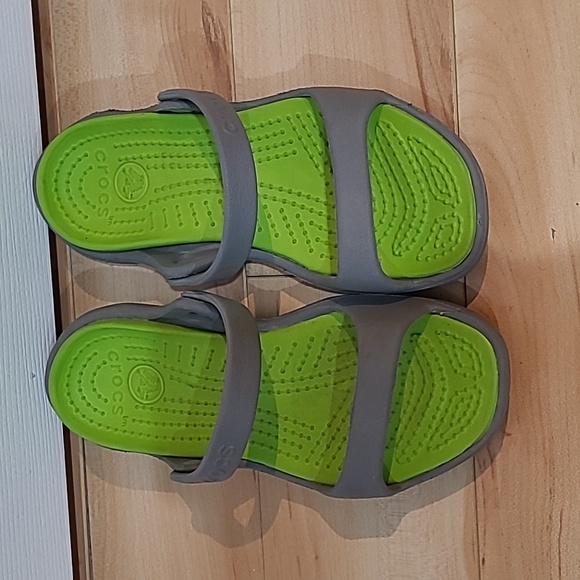 2/$20 Crocs women's size 5 sandals - Picture 3 of 4